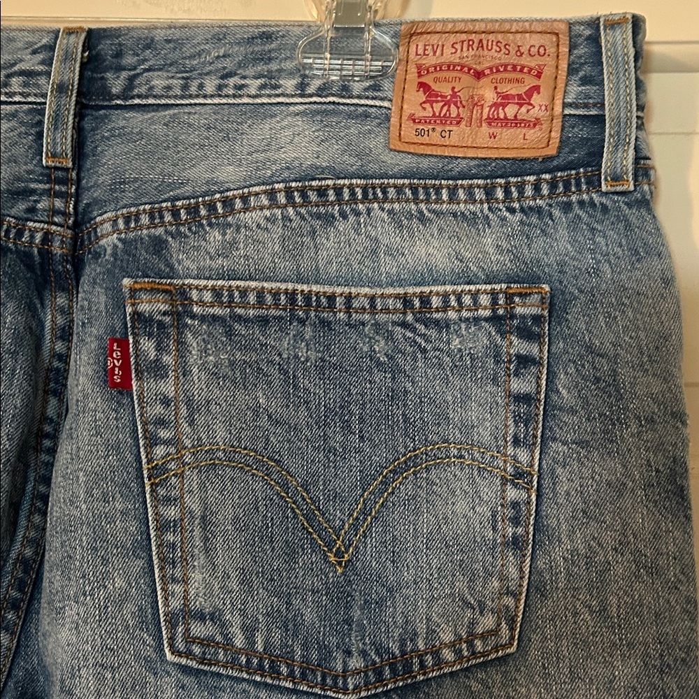 Levi’s 501 Distressed Women’s Jeans - Picture 3 of 10